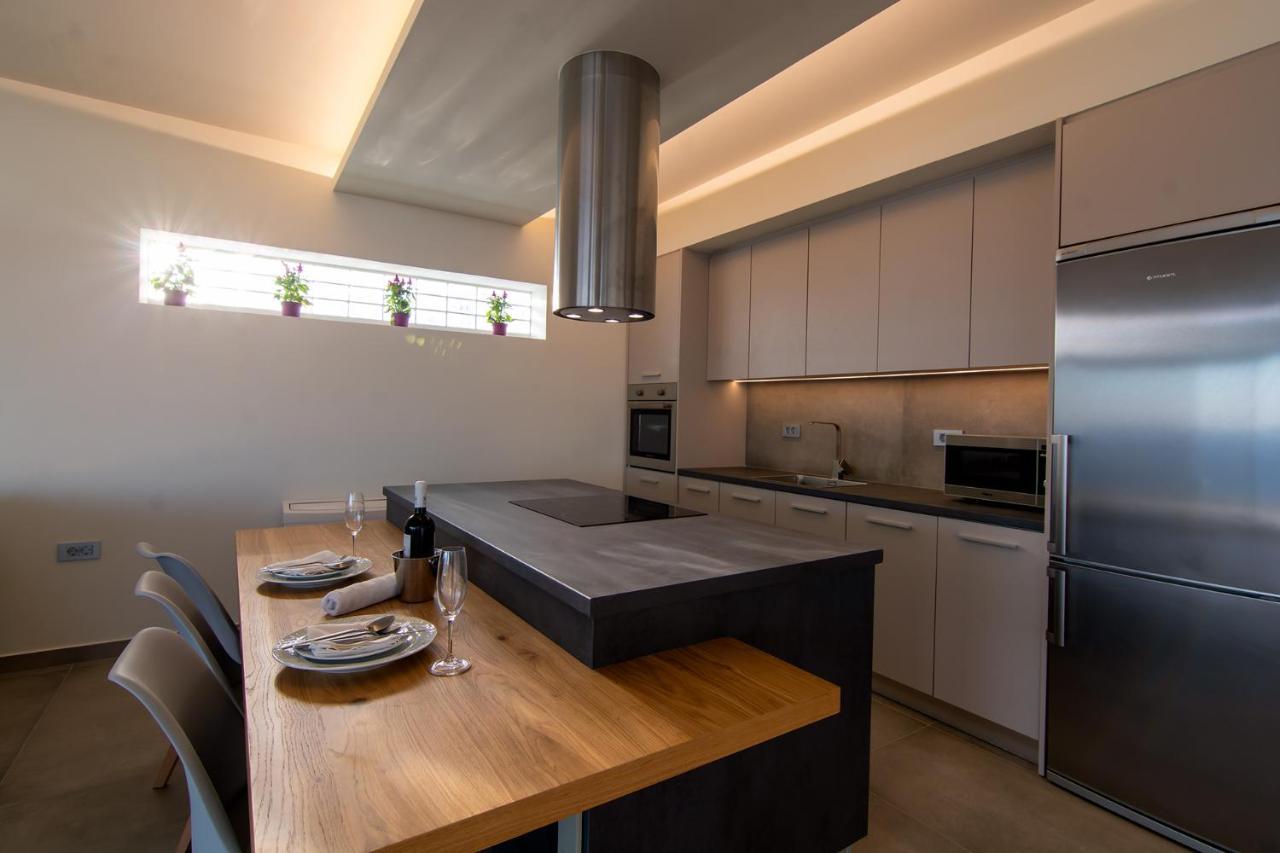 Amphitheatre Suites Палиохора Екстериор снимка