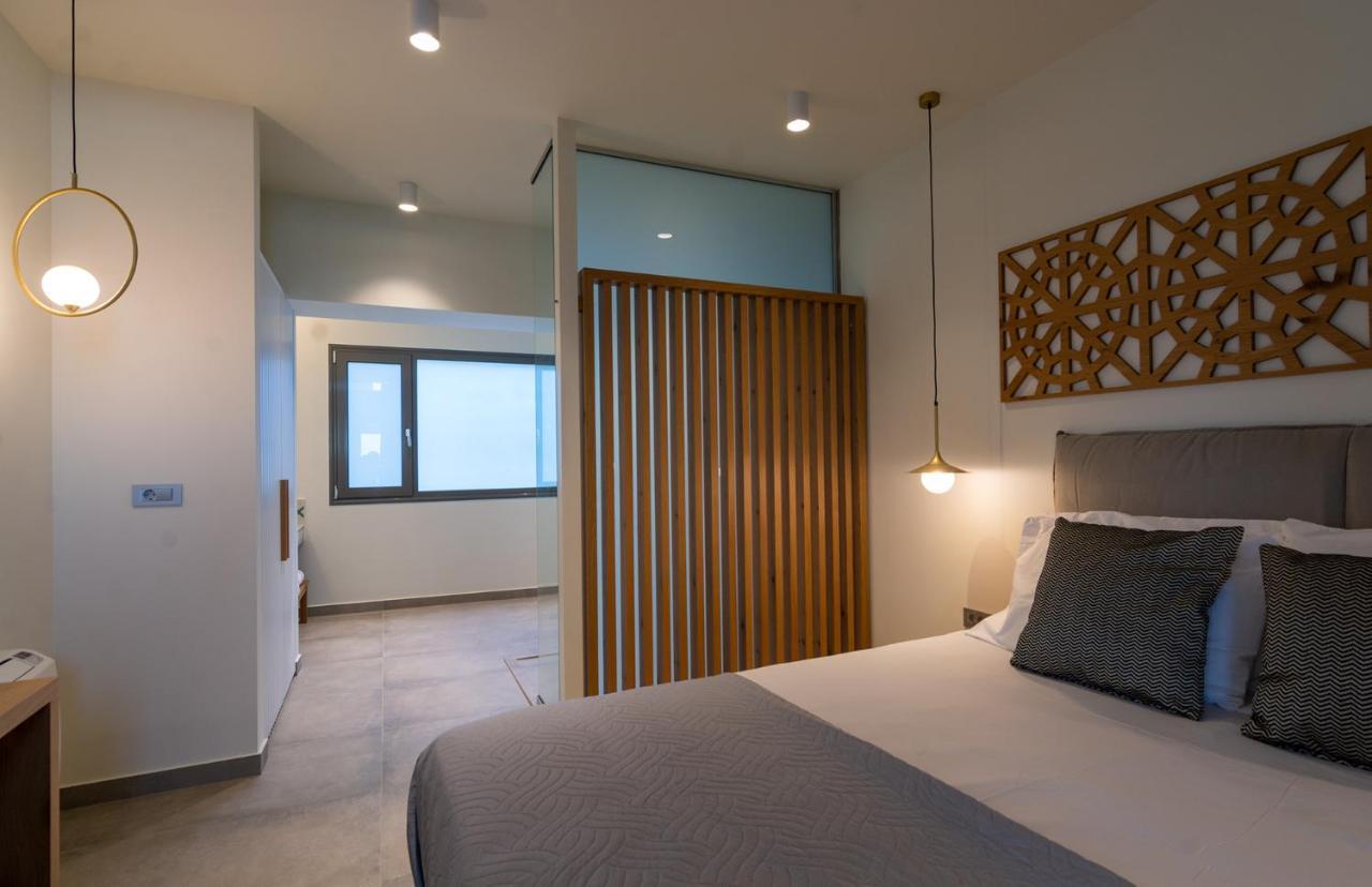 Amphitheatre Suites Палиохора Екстериор снимка
