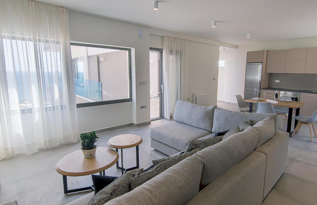 Amphitheatre Suites Палиохора Екстериор снимка